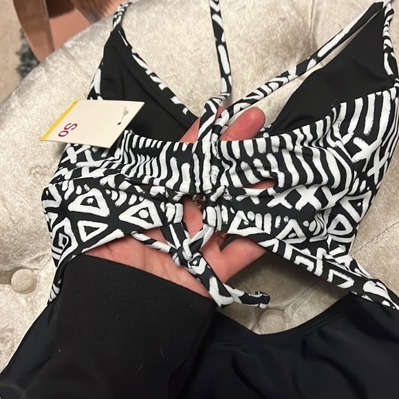 Black and white one piece swim suit w cutouts in front & back, adjustable straps - Picture 5 of 6